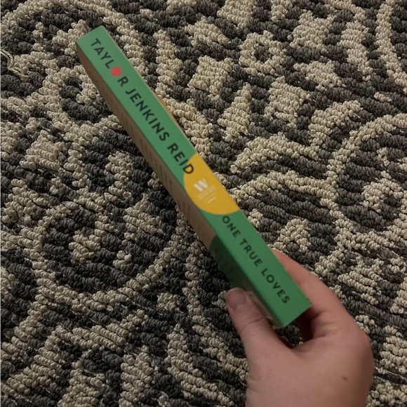 HOLIDAY SALE One True Loves book by Taylor Jenkins Reid - Picture 2 of 5